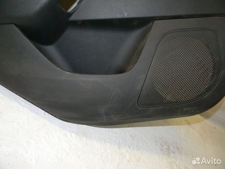 Обшивка двери задней левой Focus III 2011