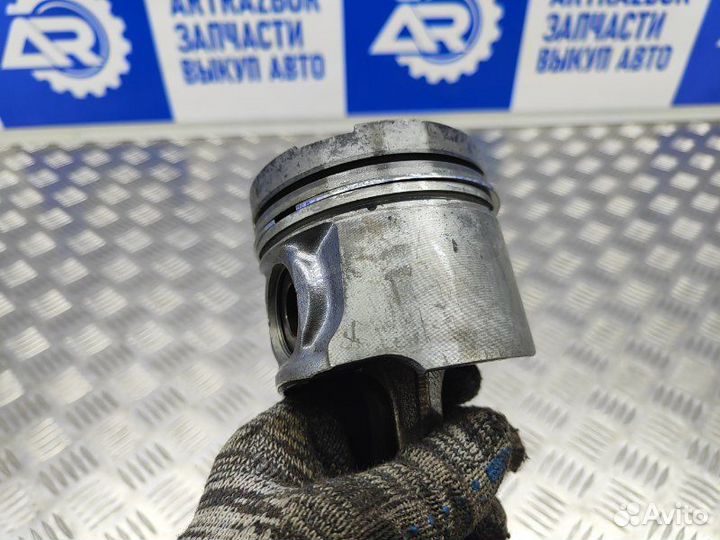 Поршень с шатуном Mitsubishi Pajero Sport 2 4D56