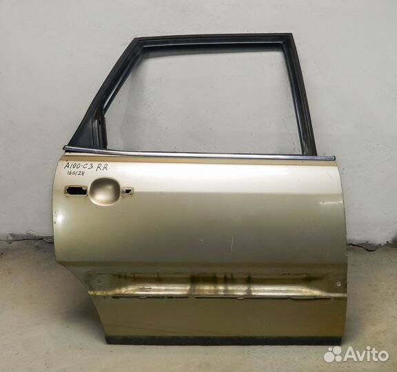 Дверь задняя правая Audi 100 C3 (идеальная)