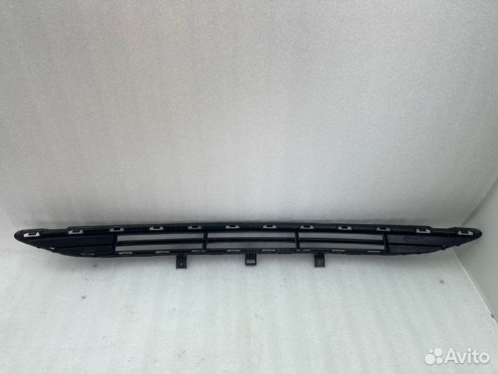 Решетка в бампер нижняя Hyundai Solaris 2