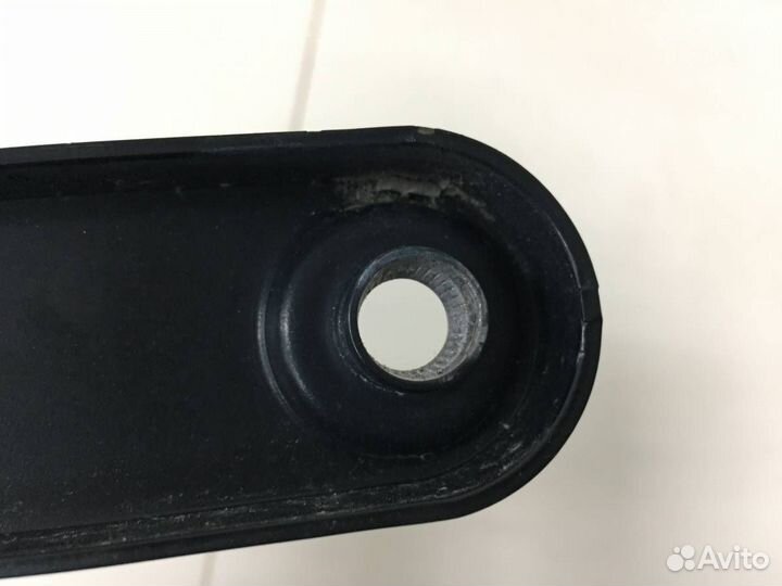 Поводок стеклоочистителя передний правый BMW 7-Ser