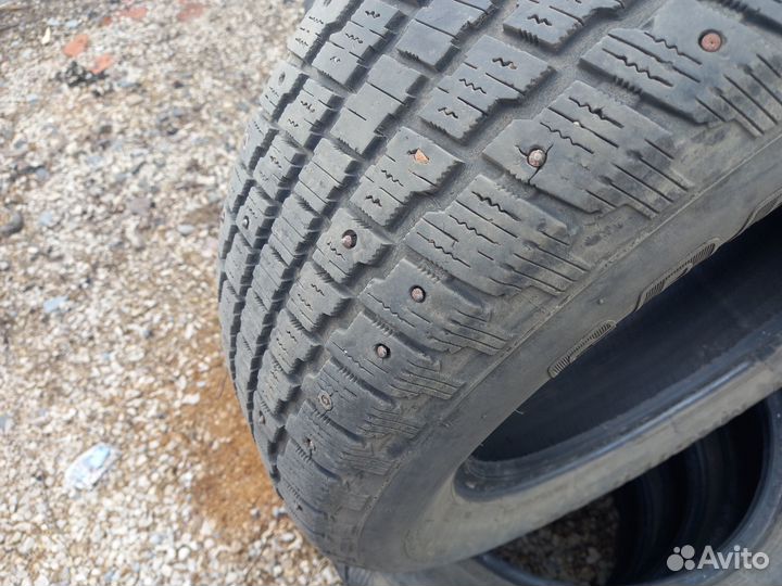 Cooper Weather-Master S/T 2 215/65 R17