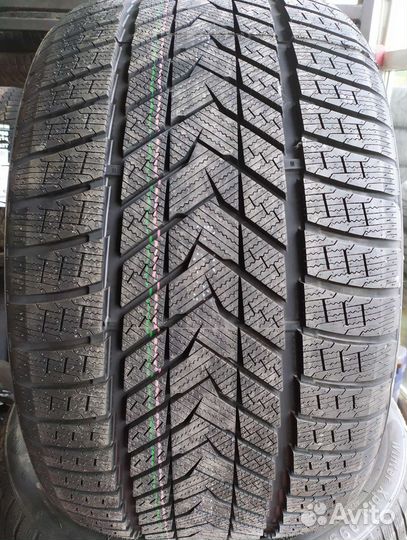 Roadmarch Winter XPro 999 245/40 R20 99V