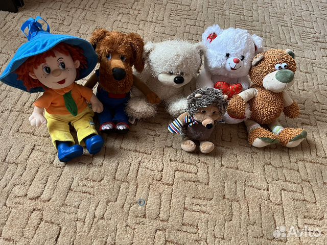 Мягкие игрушки,куклы и т.д