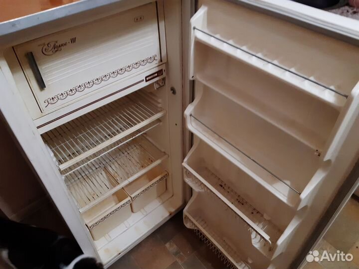 Рабочий холодильник, бесплатно