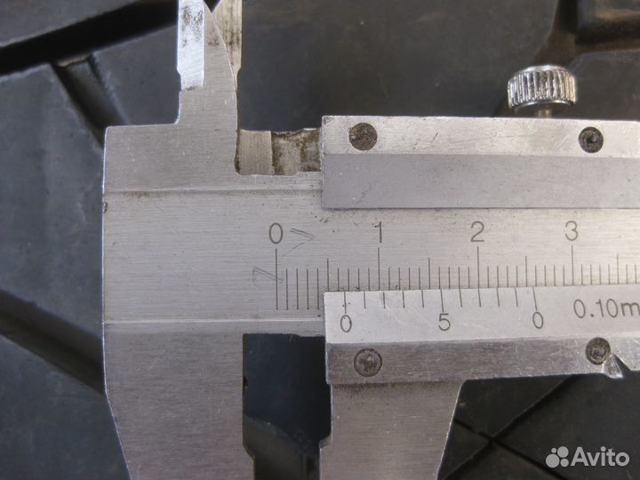 Jinyu YU62 275/40 R20 106Y