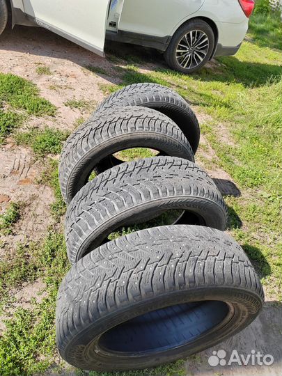 Nokian Tyres Hakkapeliitta 8 SUV 225/60 R18 104