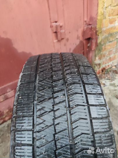 Bridgestone Blizzak Ice 205/50 R17 93H