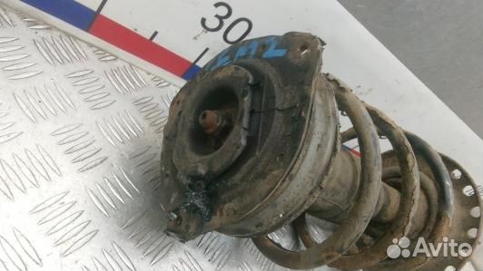 Стойка передняя правая nissan note E11 (GEA12N501)