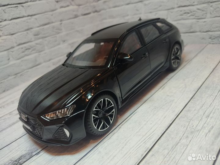 Модель автомобиля Ауди RS6, детские машинки