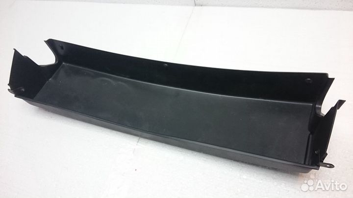 Подиум, центральный для гос. номера. Mazda 3 bm