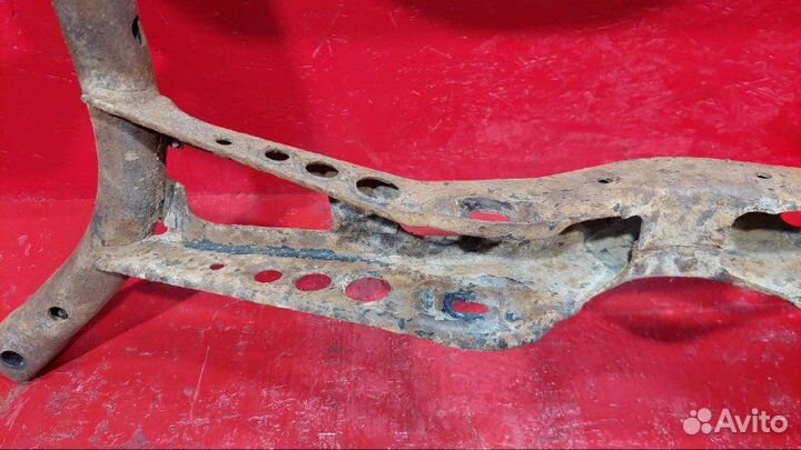 Балка подвески задняя Volkswagen Touran BKC 2005