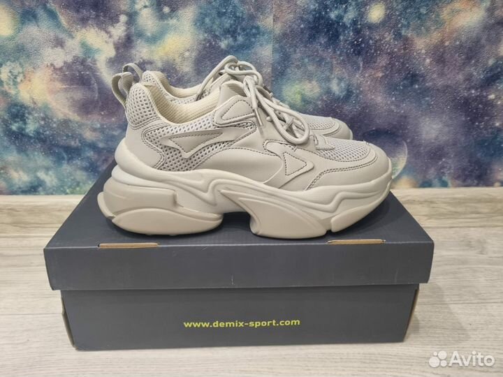 Кроссовки новые