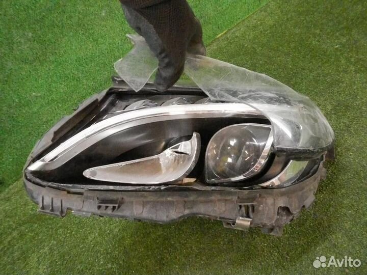 Фара левая Mercedes-Benz C-Class