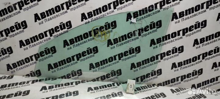 Стекло боковое переднее правое Volkswagen Passat