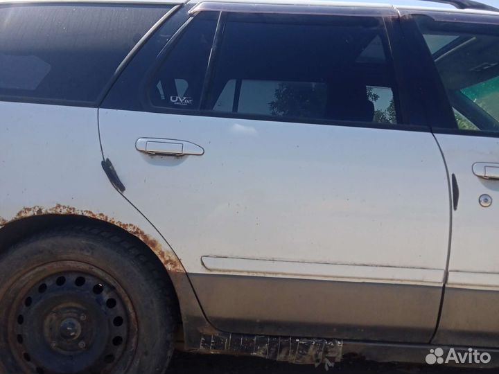 Двери Nissan Primera P11 левая правая пер зад