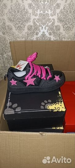 Кроссовки женские