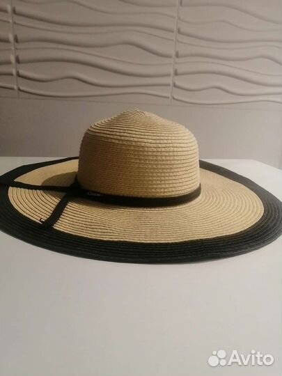 Шляпа женская соломенная