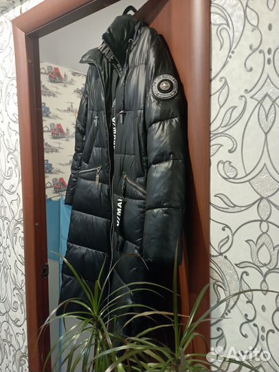 Пуховик женский длинный с капюшоном