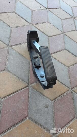 Педаль газа на мерседес w220 S-Class