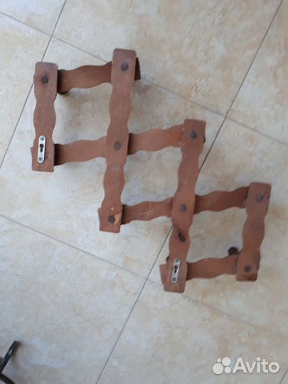 Вешалка деревянная настенная