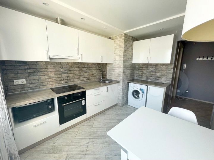 2-к. квартира, 63 м², 3/10 эт.