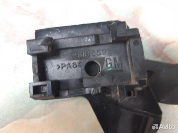 Ручка открывания капота Opel Astra H sedan Z16XER