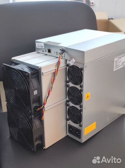 Asic майнер Bitmain Antminer S19