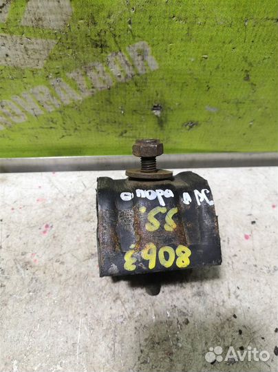 Опора двигателя Ауди 80 90 Б3