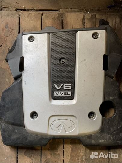 Декоративная крышка двигателя