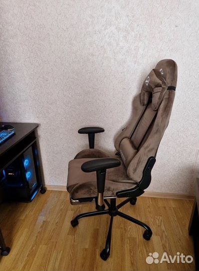 Компьютерное кресло офисное с функцией массажа