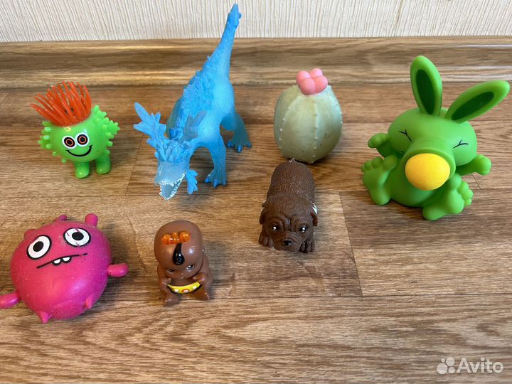 Много игрушек