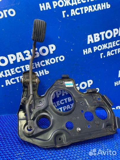 Педаль газа Daewoo Nexia седан 2006