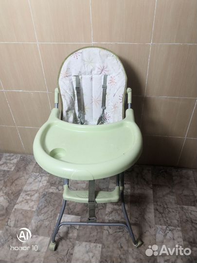 Детский стульчик для кормления