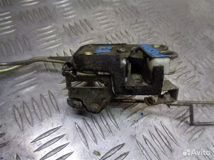 Замок двери передний правый Ssangyong Musso OM661