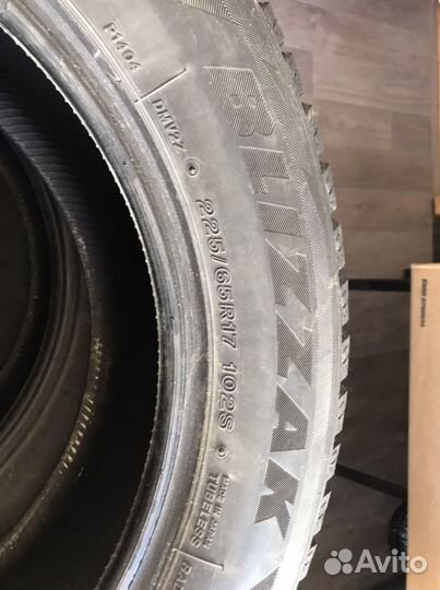 Bridgestone Blizzak DM-V2 225/65 R17 102S