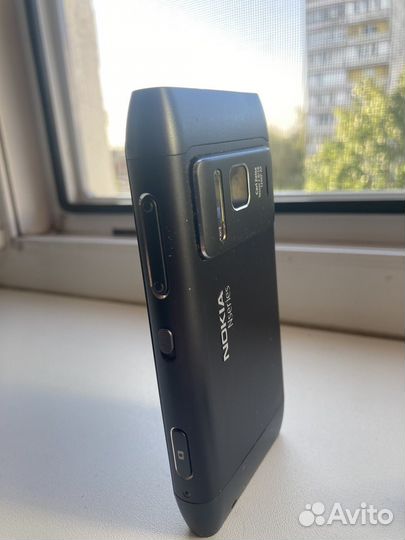 Телефон Nokia n8
