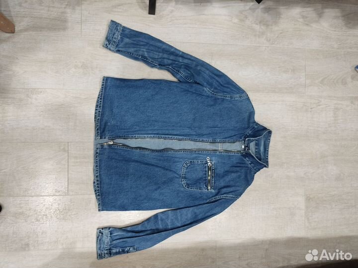 Джинсовая куртка