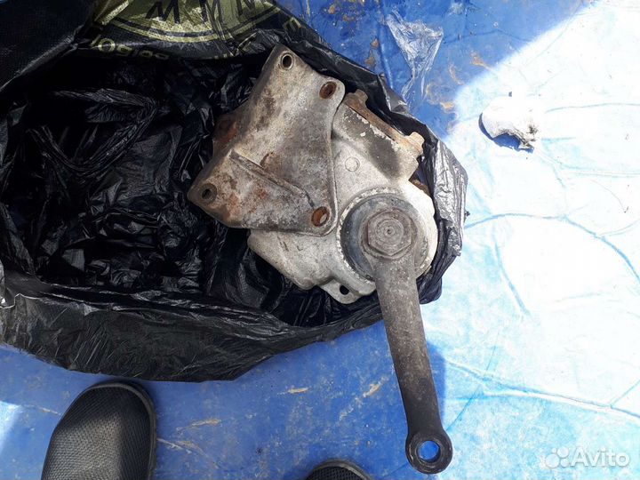 Рулевой механизм газель + сошка и кронштейн