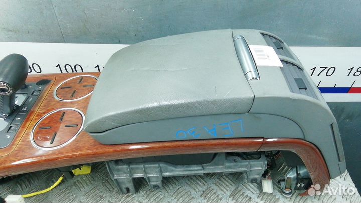 Подлокотник Volkswagen Phaeton 2006