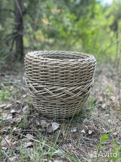 Кашпо из искусственного ротанга