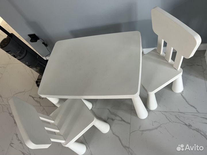 Детский стол и 2 стула IKEA mammyt