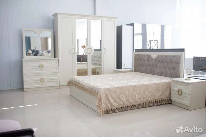 Спальный гарнитур, Мия