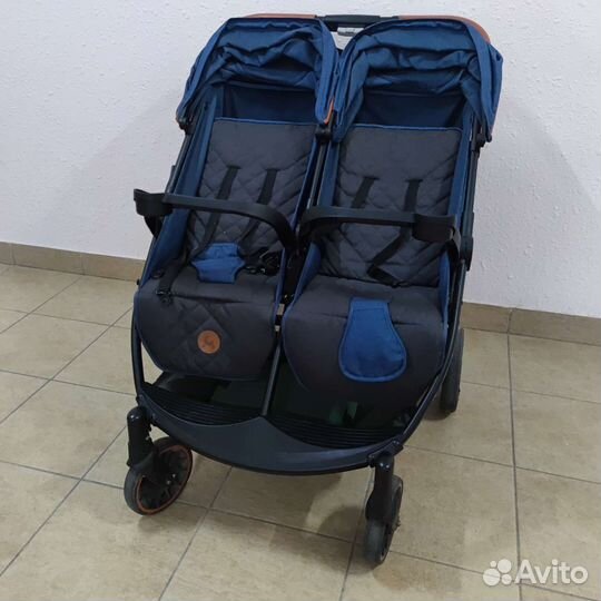 Коляска для двойни Acarento