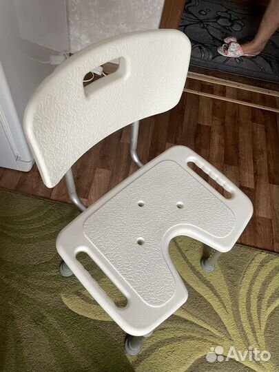 Стульчик для купания в ванной