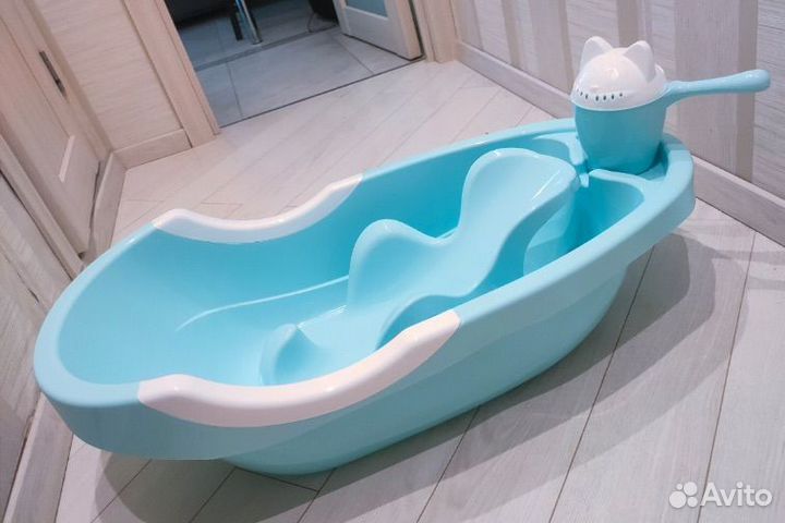 Ванночка для купания с горкой