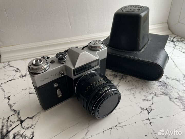 Фотоапарат Зенит-Е + объектив Гелиос 44-2