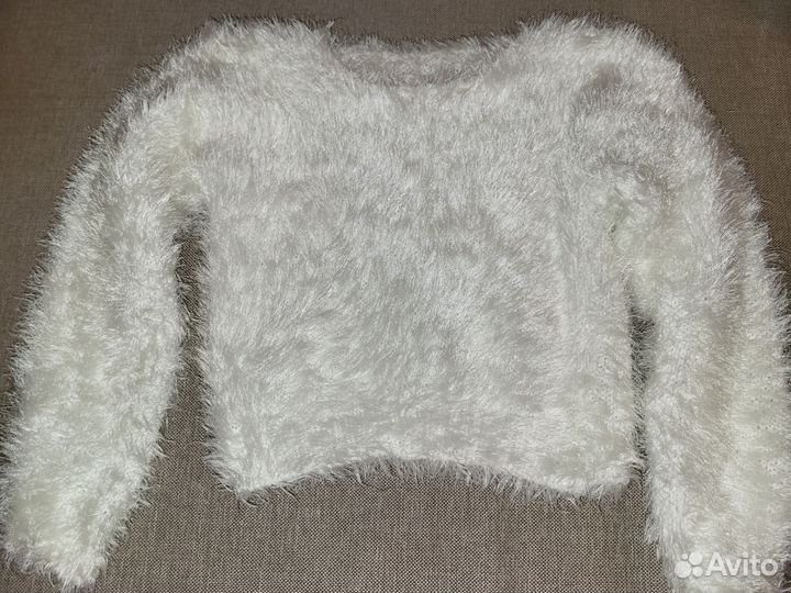 Свитер травка размер 38 белый пушистый красивый