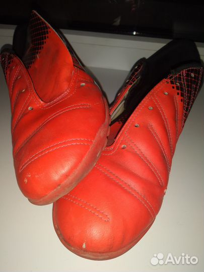 Футбольные кроссовки puma
