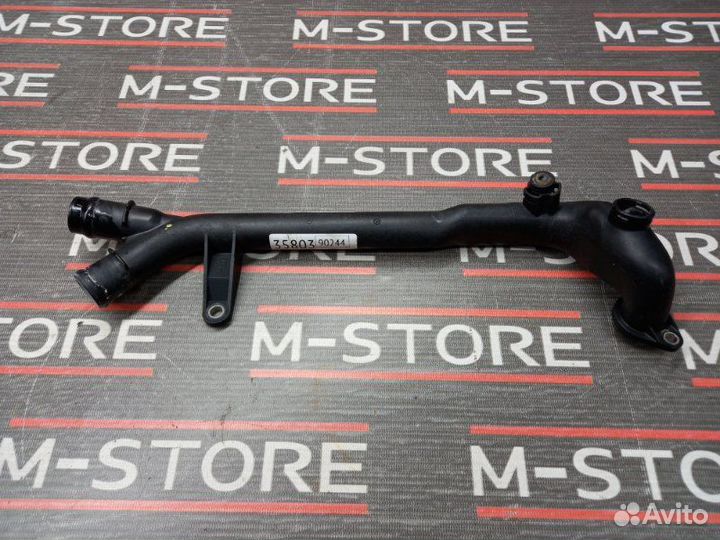 Патрубок системы охлаждения Mercedes-Benz C-Class